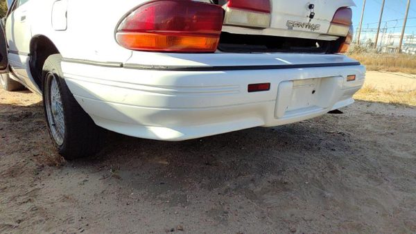 1992-1995 Pontiac Bonneville Rear Bumper Cover Assembly Oem Back White 16520213 — photo 1