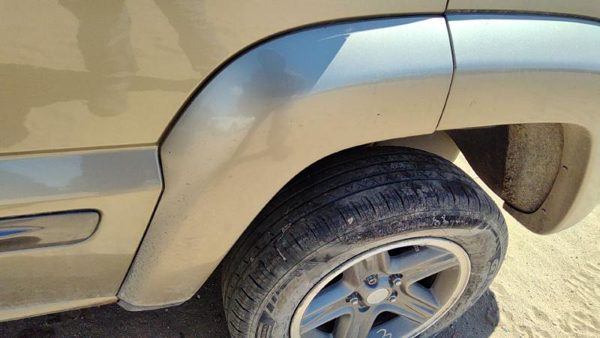 03-04 Jeep Liberty Driver Left Rear Forward Wheel Flare Door Moulding Khaki Pjc — photo 3