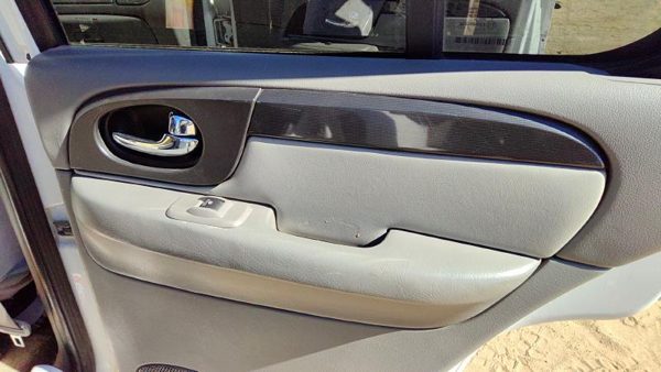 06-09 Gmc Envoy Passenger Right Rear Door Trim Panel With Switches Back Gray 28H — photo 4