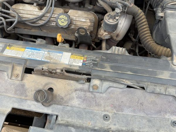 90-99 Eighty Eight Top Plastic Cover Above Radiator Support Sight Shield Oem — photo 3