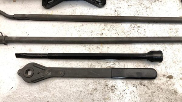 95-00 Chevy Silverado 2500 Complete Jack Tool Set Kit Tray Housing Extended Cab — photo 4