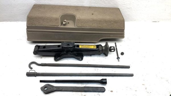 95-00 Chevy Silverado 2500 Complete Jack Tool Set Kit Tray Housing Extended Cab — photo 2
