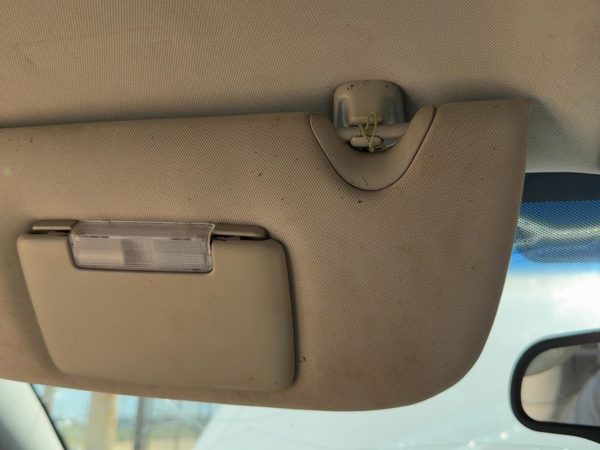 06-07 Chevy Monte Carlo Driver Left Sun Visor Oem Illumination Top Lamp Gray 832 — photo 6