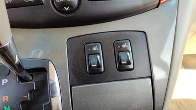 04-10 Toyota Sienna Pair Of Heated Seat Switches In Dash Oem Set