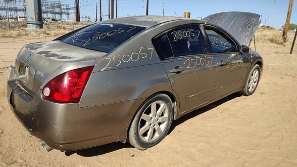 2004 Nissan Maxima — vehicle photo 8