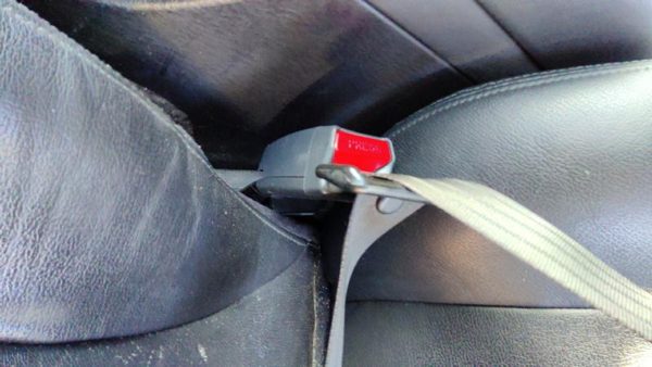 2004-2005 Hyundai Xg350 Driver Left Front Seat Belt Buckle Receiver Oem Black — photo 4