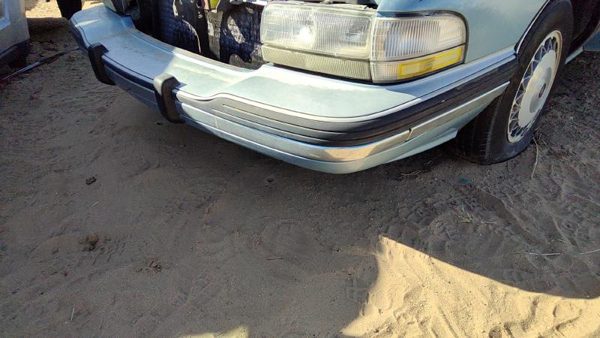 1992-1996 Buick Lesabre Front Bumper Cover Assembly Oem Blue 12535485 — photo 2