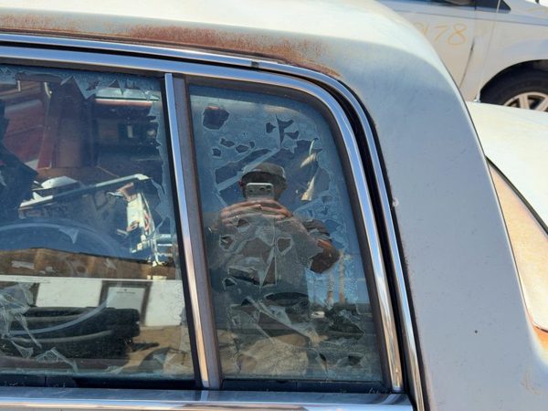 85-90 Buick Park Ave Driver Left Rear Vent Window Back Door Glass With Frame Oem — photo 3