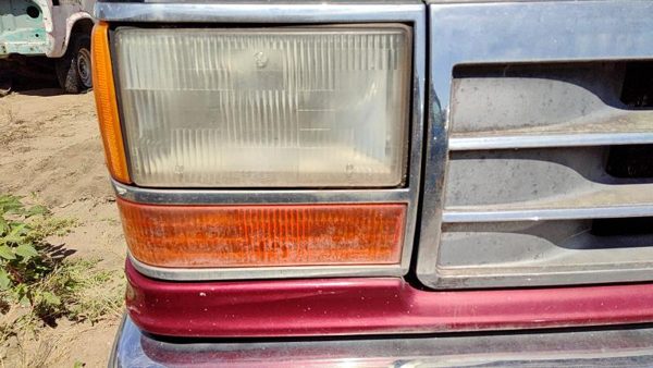 1994 Ford Explorer Headlight Door RH — photo 3