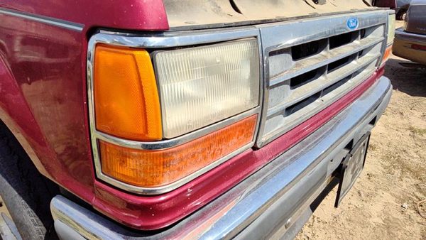 1994 Ford Explorer Headlight Door RH — photo 1