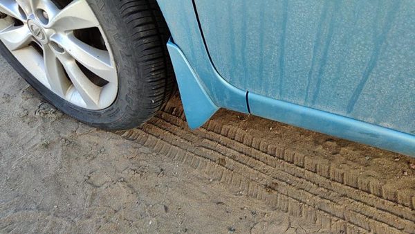 2012-2019 Nissan Versa Note Driver Left Moulding From Fender Trim Strip Blue Rbe — photo 1