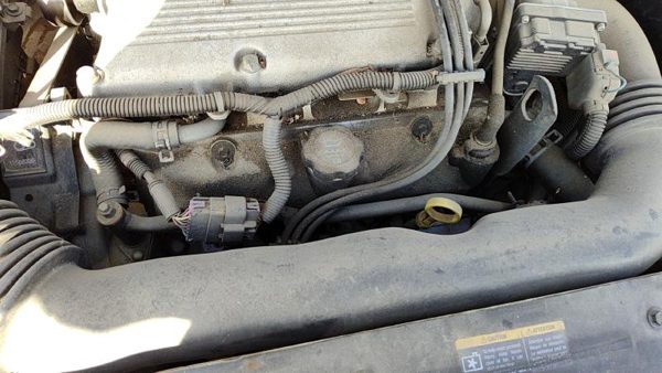 2004-2006 Chevy New Style Malibu Front Valve Cover Oem 3.5L 12578137 — photo 1