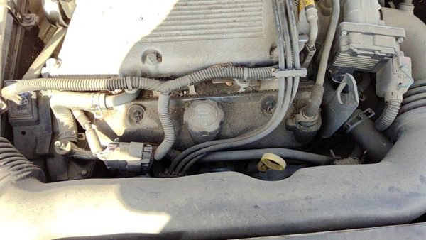 2004-2006 Chevy New Style Malibu Front Valve Cover Oem 3.5L 12578137 — photo 3