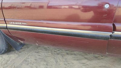 97-99 Buick Lesabre Driver Left Front Moulding From Door Trim 51B Bordeaux Red
