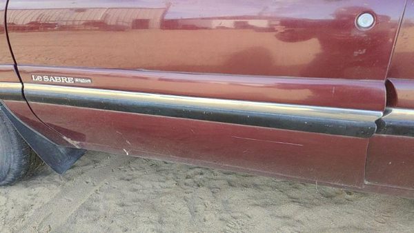 97-99 Buick Lesabre Driver Left Front Moulding From Door Trim 51B Bordeaux Red — photo 1