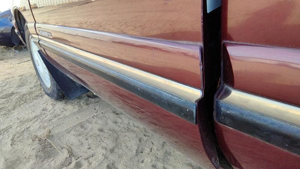 97-99 Buick Lesabre Driver Left Front Moulding From Door Trim 51B Bordeaux Red — photo 3