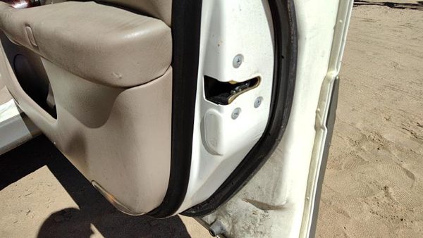 2000-2004 Legacy Outback Passenger Right Front Door Latch With Rods/Cables Oem — photo 1