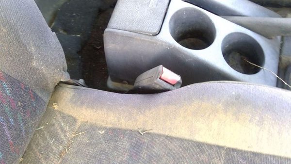 1996 Geo Tracker Passenger Right Front Seat Belt Buckle Receiver Oem Black — photo 4