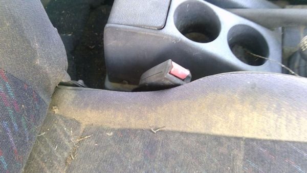1996 Geo Tracker Passenger Right Front Seat Belt Buckle Receiver Oem Black — photo 1