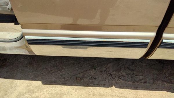 1995-1998 Silverado 2500 Driver Left Rear Moulding On Cab Panel Oem — photo 2