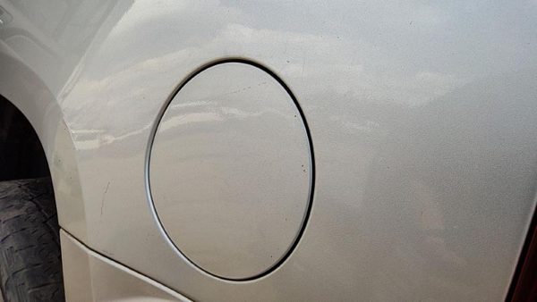 2007-2014 Chevy Tahoe Fuel Tank Door With Hinge Gas Lid Oem Filler Silver U726s — photo 3