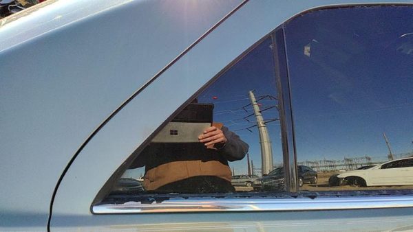 05-11 Cadillac Sts Passenger Right Rear Vent Window Back Door Glass With Frame — photo 3