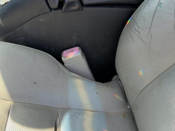 06-07 Chevy Monte Carlo Driver Left Front Seat Belt Buckle Receiver Oem Gray 832 — photo 4