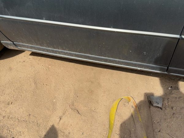 98-04 Seville Driver Left Front Moulding From Door Lower Molding Sedan Sts Thund — photo 1