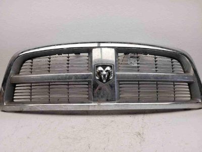 2011 Dpu15 Grille Chrome Surround Chrome Inserts Cracked Pitted Very Usable