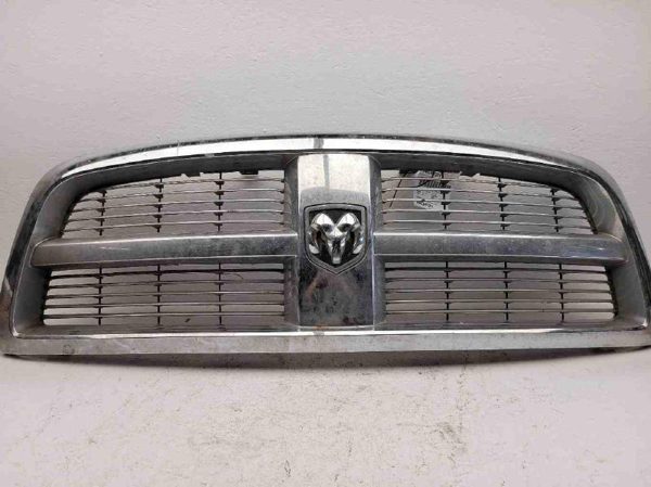 2011 Dpu15 Grille Chrome Surround Chrome Inserts Cracked Pitted Very Usable — photo 1