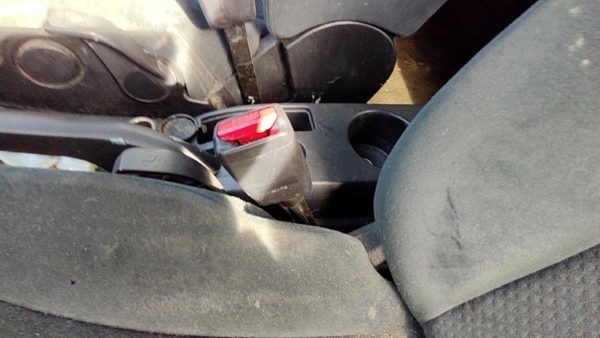 08-10 Nissan Versa Driver Left Front Seat Belt Buckle Receiver Oem Charcoal G — photo 1