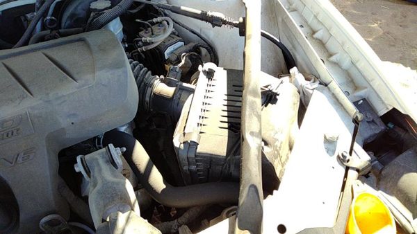 06-09 Lacrosse Complete Air Intake Cleaner Filter Box Housing With Tube Oem 3.8L — photo 2