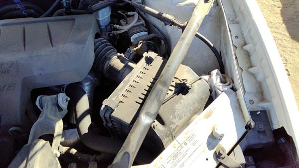 06-09 Lacrosse Complete Air Intake Cleaner Filter Box Housing With Tube Oem 3.8L — photo 5
