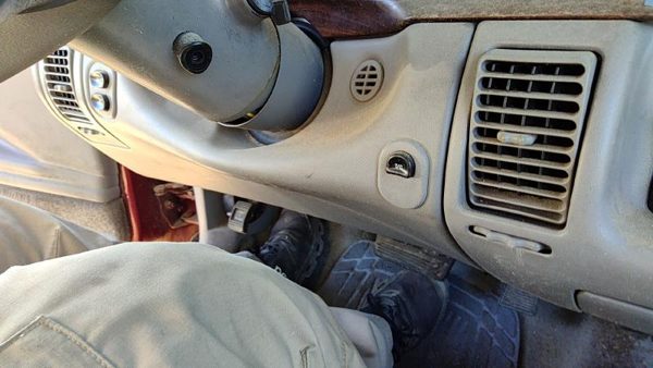 1996 Olds Eighty-eight 88 Dash Panel Lower Under Column Knee Bolster Trim OEM — photo 2