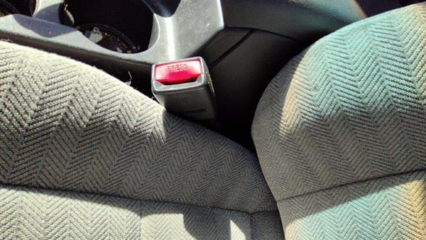 2002-2005 Subaru Legacy Driver Left Front Seat Belt Buckle Receiver Oem Gray — photo 2