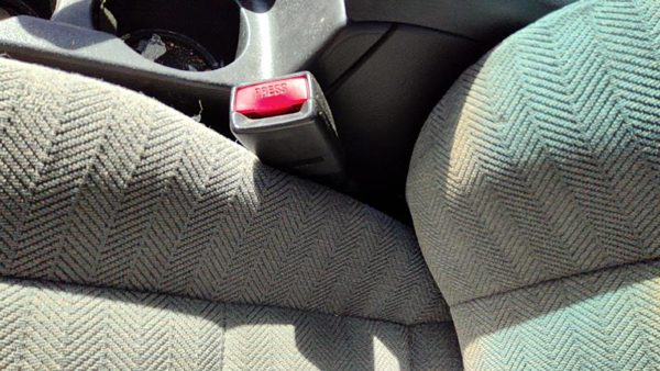 2002-2005 Subaru Legacy Driver Left Front Seat Belt Buckle Receiver Oem Gray — photo 1