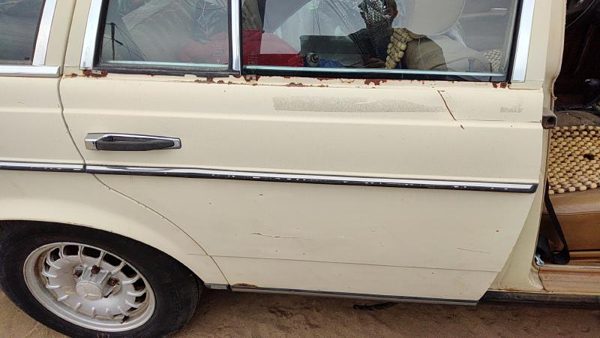 1980 Mercedes 300d Rear Door RH White — photo 4