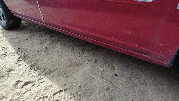 2006-2010 Buick Lucerne Passenger Right Lower Rocker Panel Moulding Side Skirt — photo 1