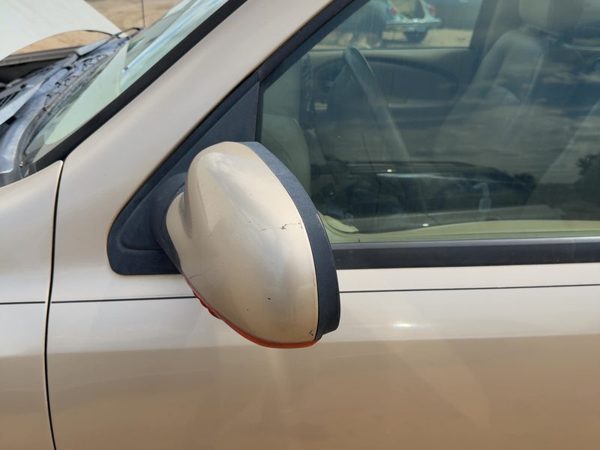 04-07 Buick Rainier Driver Left Power Side Mirror Door Mounted Oem Cashmere 15U — photo 3