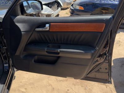 06-07 M35X Passenger Right Front Door Trim Panel With Switches Wood Graphite