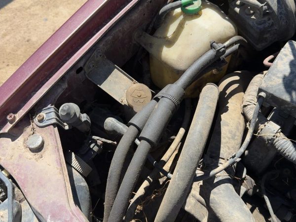 86-88 Nissan Maxima Windshield Washer Fluid Reservoir With Pump Oem Wiper Tank — photo 2