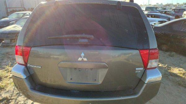 2004 Mitsubishi Endeavor Trunk/decklid/hatch/tailgate C04 Mineral Beige — photo 1