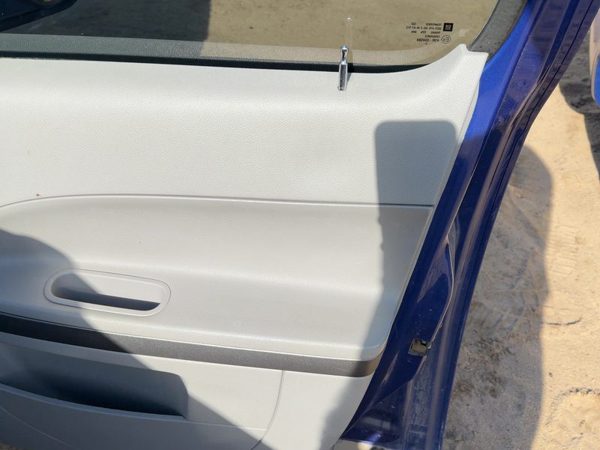 06-08 Hhr Passenger Right Front Door Trim Panel Switches Ls Lt 4 Door Gray 14B — photo 2