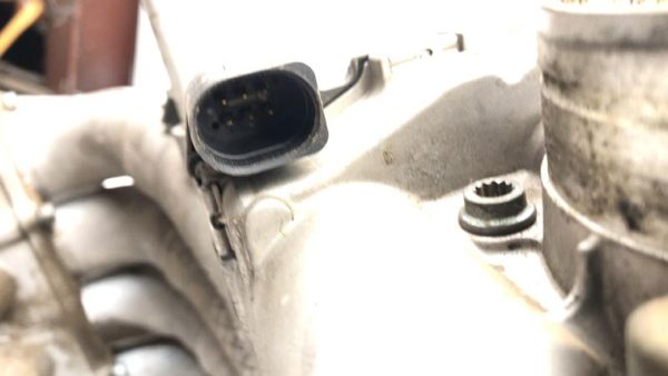 2001-05 Vw Jetta Intake Maniold Upper Lower Pair Set With Throttle Body Oem 2.0L — photo 12