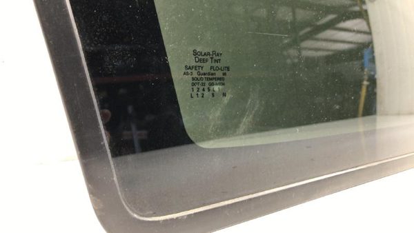 1992-99 Chevy Suburban Driver Left Rear Quarter Glass Back Side Window Oem — photo 4