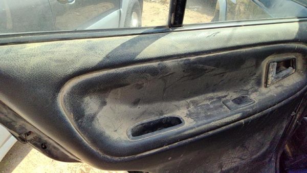 97 Suzuki Sidekick Driver Left Rear Door Trim Panel With Switches Back Gray Gri — photo 3