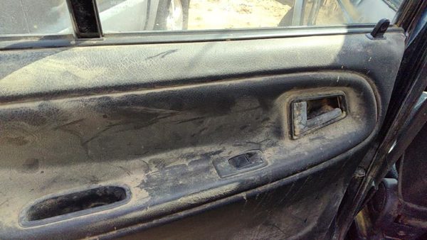 97 Suzuki Sidekick Driver Left Rear Door Trim Panel With Switches Back Gray Gri — photo 5