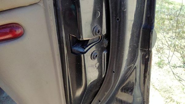1997-2004 Buick Regal Passenger Right Front Door Latch With Rods/Cables Oem — photo 2