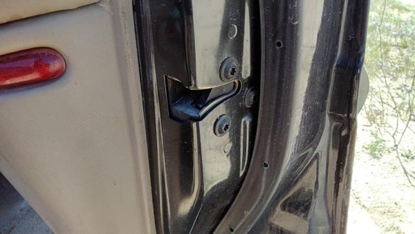 1997-2004 Buick Regal Passenger Right Front Door Latch With Rods/Cables Oem — photo 3
