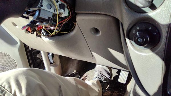 02-03 Trail Blazer Lower Dash Under Column Knee Bolster Trim Panel Gray 95D — photo 5